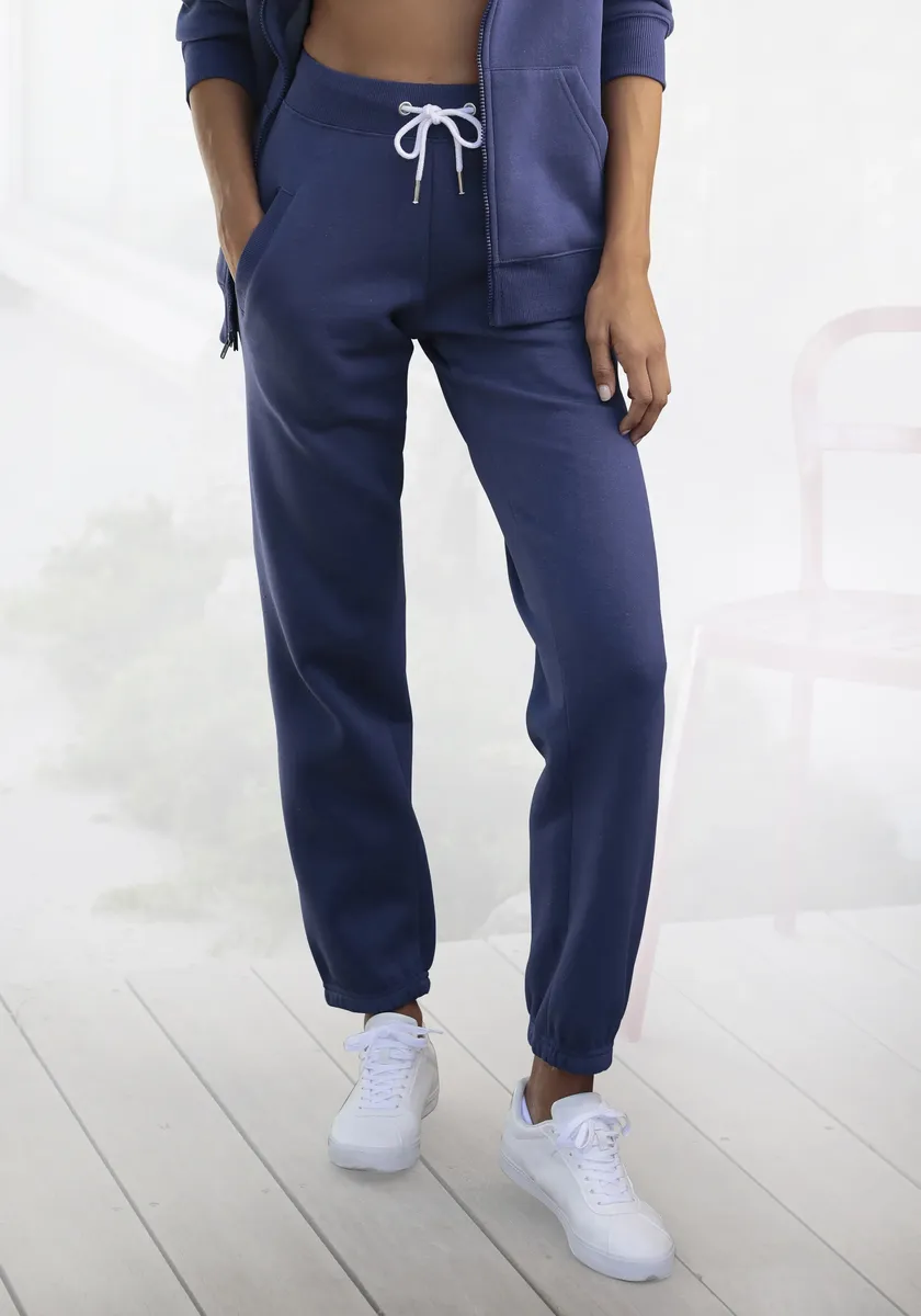 Спортивные брюки H.I.S с боковыми карманами, костюм для отдыха, цвет морской волны
Спортивные брюки H.I.S с боковыми карманами, костюм для отдыха, цвет морской волны