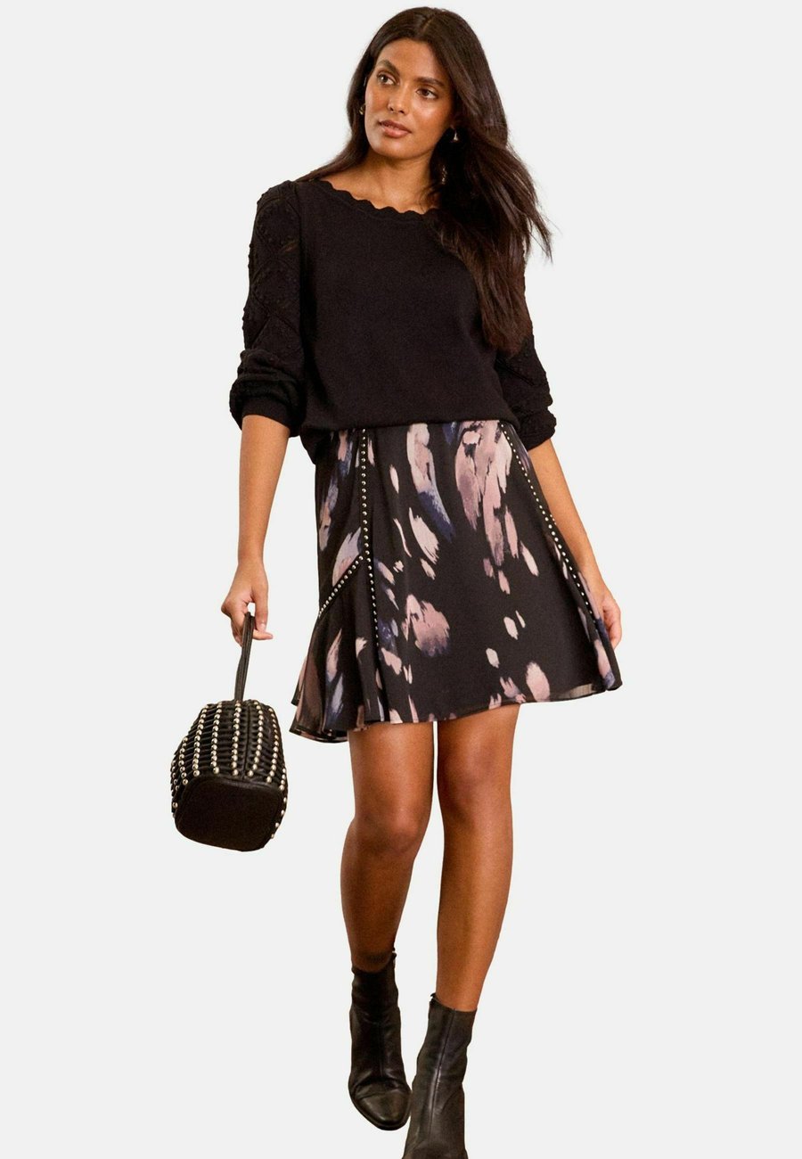 Джемпер Love & Roses REGULAR FIT BOBBLE STITCH SCALLOP, Black
Джемпер Love & Roses REGULAR FIT BOBBLE STITCH SCALLOP, Black