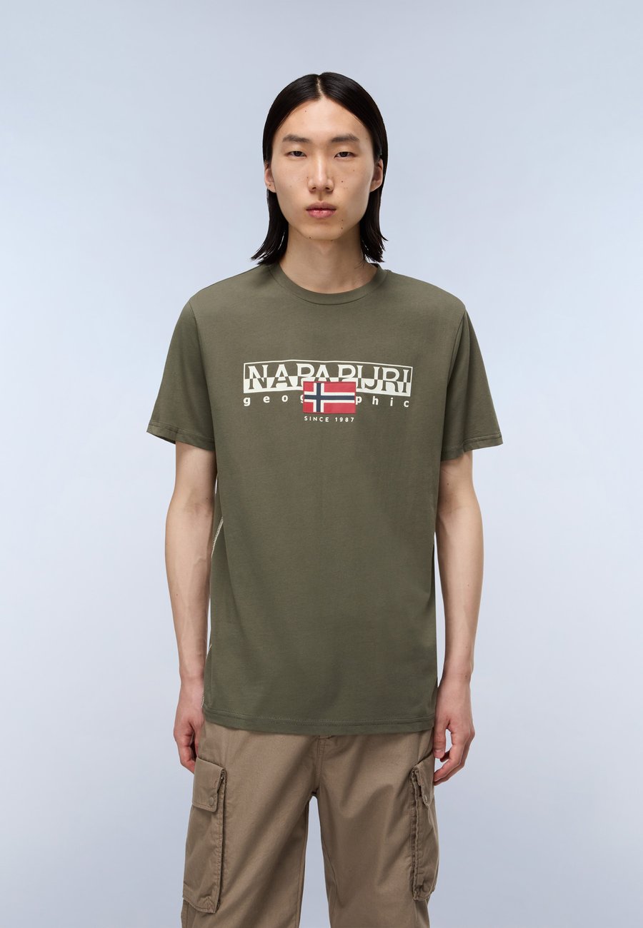 Футболка Napapijri S-AYLMER, Tea Leaf G0A/Light Green, Зеленый, Футболка Napapijri S-AYLMER, Tea Leaf G0A/Light Green
Футболка Napapijri S-AYLMER, Tea Leaf G0A/Light Green, Зеленый, Футболка Napapijri S-AYLMER, Tea Leaf G0A/Light Green