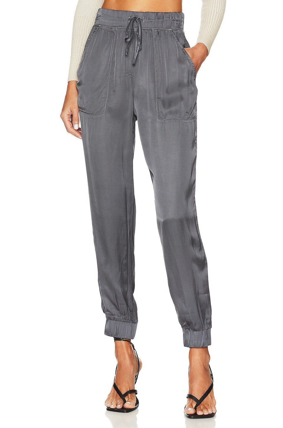 Брюки джоггеры Bella Dahl High Waist Jogger, цвет Smoke Shadow
Брюки джоггеры Bella Dahl High Waist Jogger, цвет Smoke Shadow