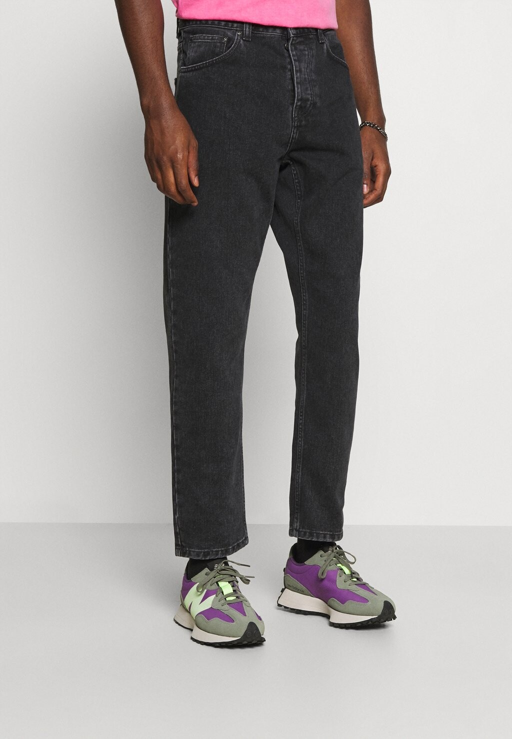 Джинсы свободного кроя Carhartt WIP NEWEL PANT MAITLAND, цвет Black Stone Washed
Джинсы свободного кроя Carhartt WIP NEWEL PANT MAITLAND, цвет Black Stone Washed