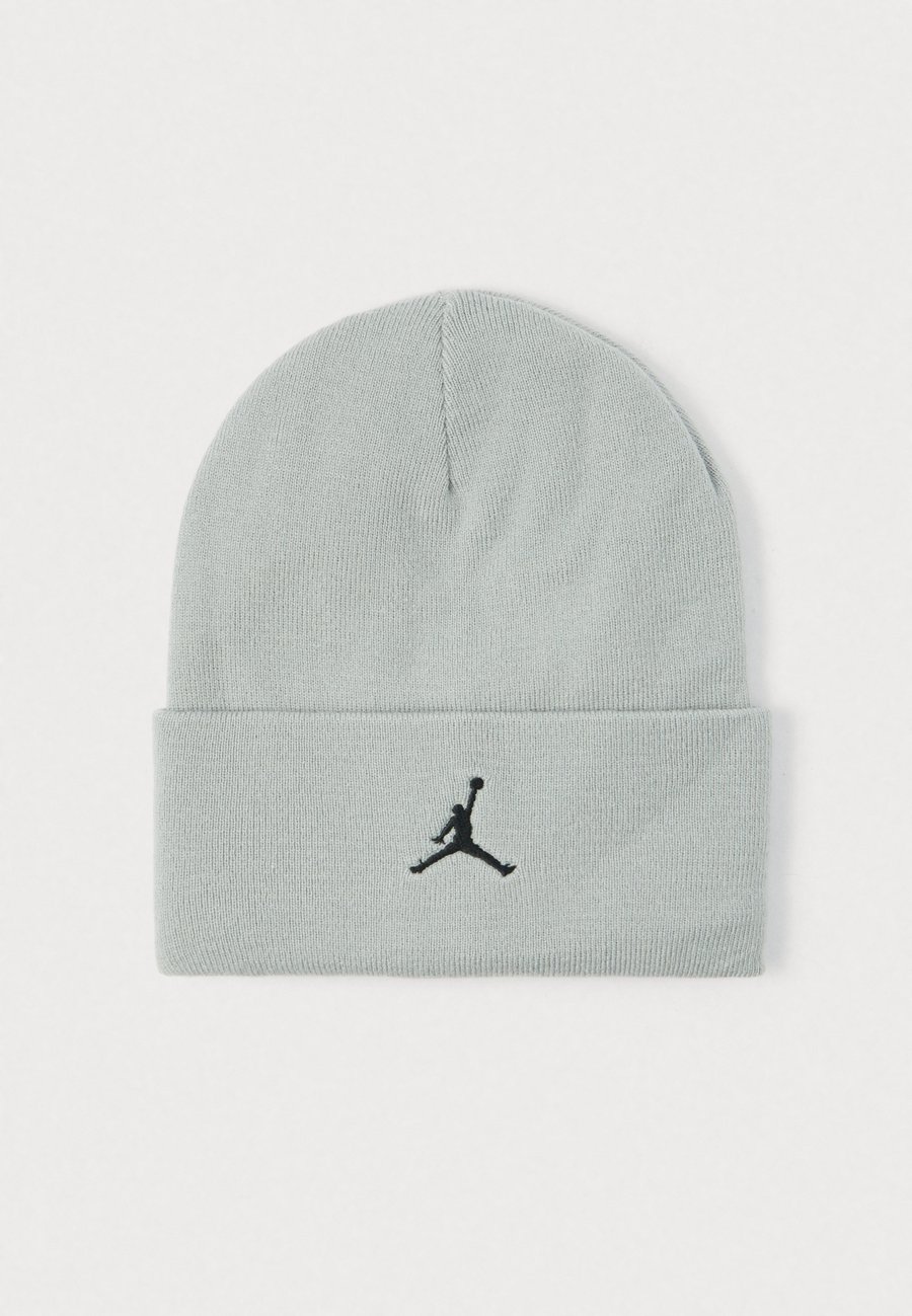 Шапка Jordan PEAK BEANIE UNISEX, Smoke Grey/Black/Light Grey
Шапка Jordan PEAK BEANIE UNISEX, Smoke Grey/Black/Light Grey