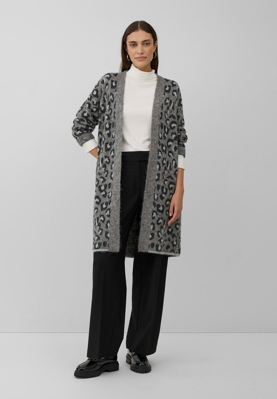 Кардиган s.Oliver BLACK LABEL LONG RELAXED MIT LEO-PRINT, Dunkelgrau/Dark Grey
Кардиган s.Oliver BLACK LABEL LONG RELAXED MIT LEO-PRINT, Dunkelgrau/Dark Grey