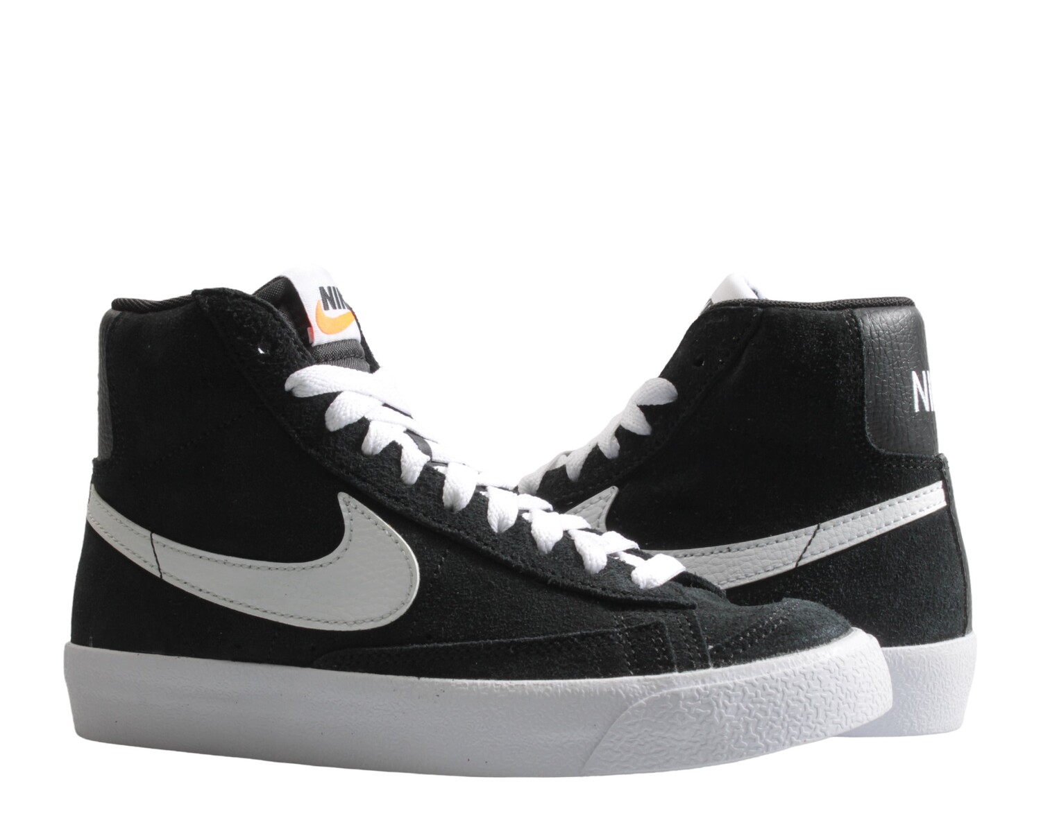 Замшевые детские баскетбольные кроссовки Nike Blazer Mid '77 (GS) для больших детей, черный 
Замшевые детские баскетбольные кроссовки Nike Blazer Mid '77 (GS) для больших детей, черный
