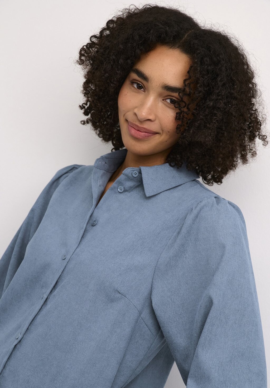 Блузка на пуговицах Kaffe, синий
Блузка на пуговицах Kaffe, синий