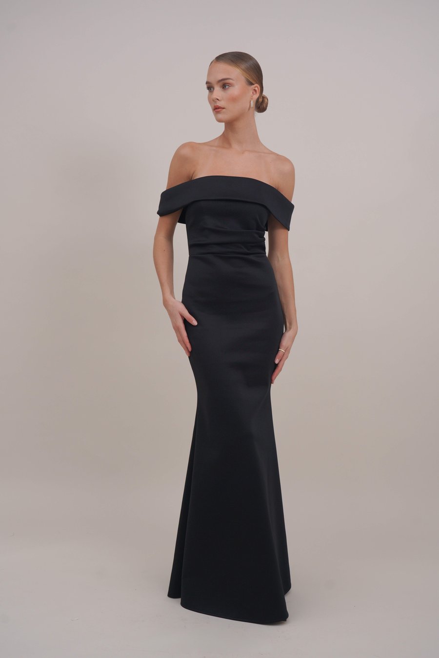 Платье WAL G. ALEX OFF SHOULDER MAXI, Black
Платье WAL G. ALEX OFF SHOULDER MAXI, Black