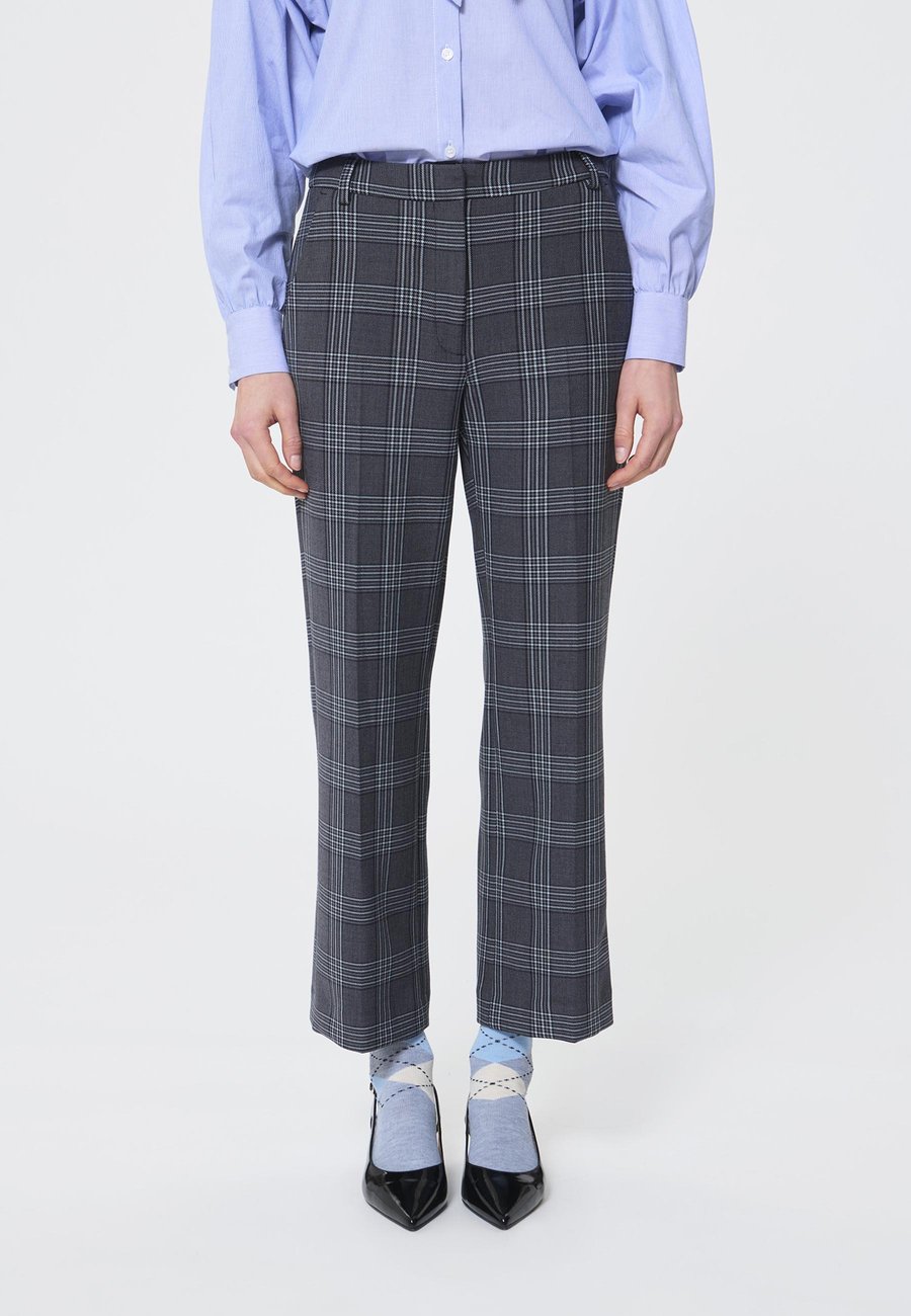 Брюки Tara Jarmon PAMPILLE, Gris/Grey
Брюки Tara Jarmon PAMPILLE, Gris/Grey