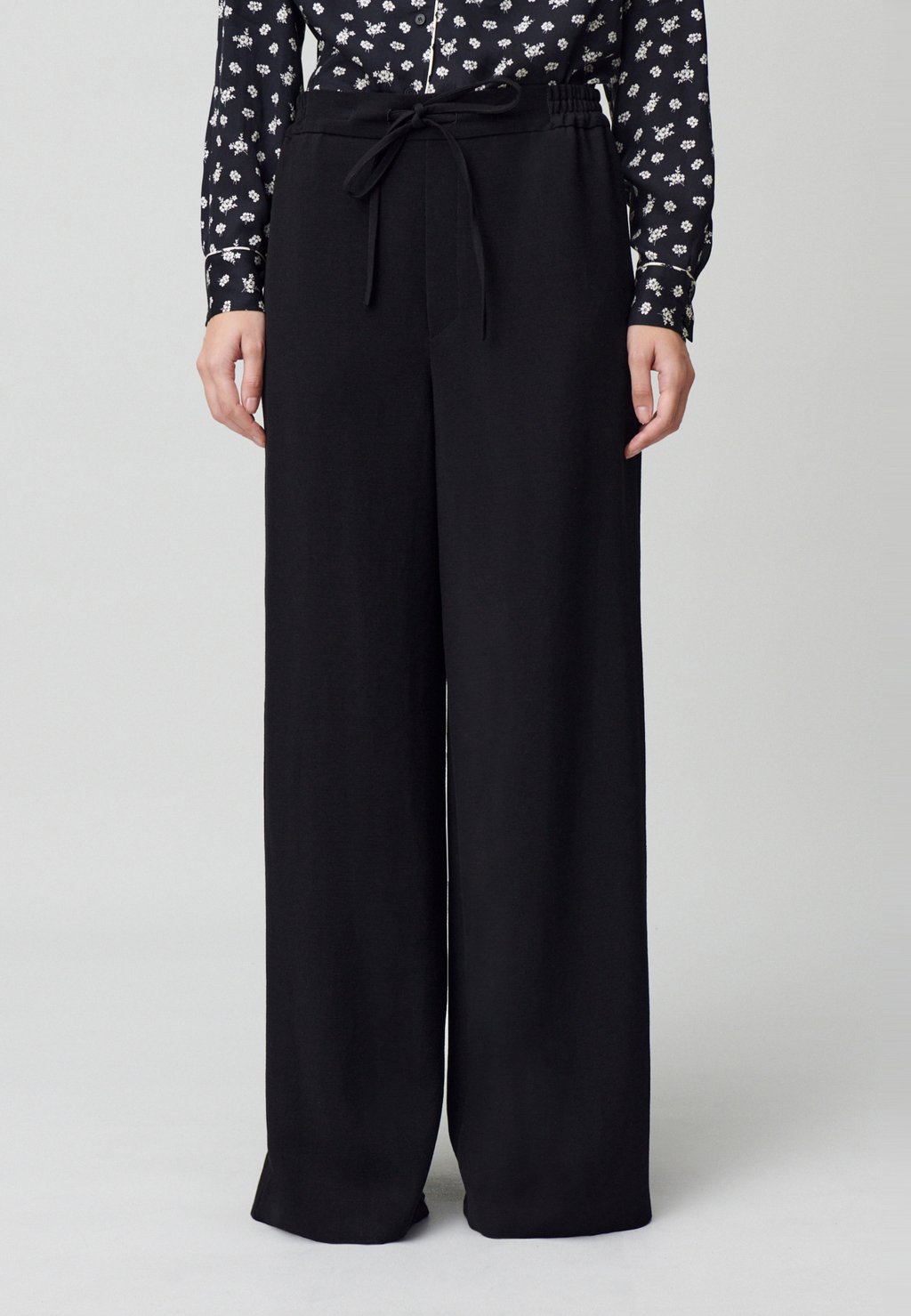 Брюки Claudie Pierlot, черный
Брюки Claudie Pierlot, черный