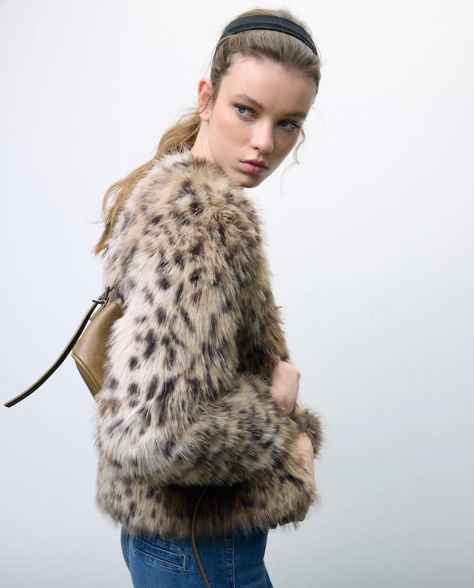 Женская куртка с животным принтом Tintoretto, белый
Женская куртка с животным принтом Tintoretto, белый