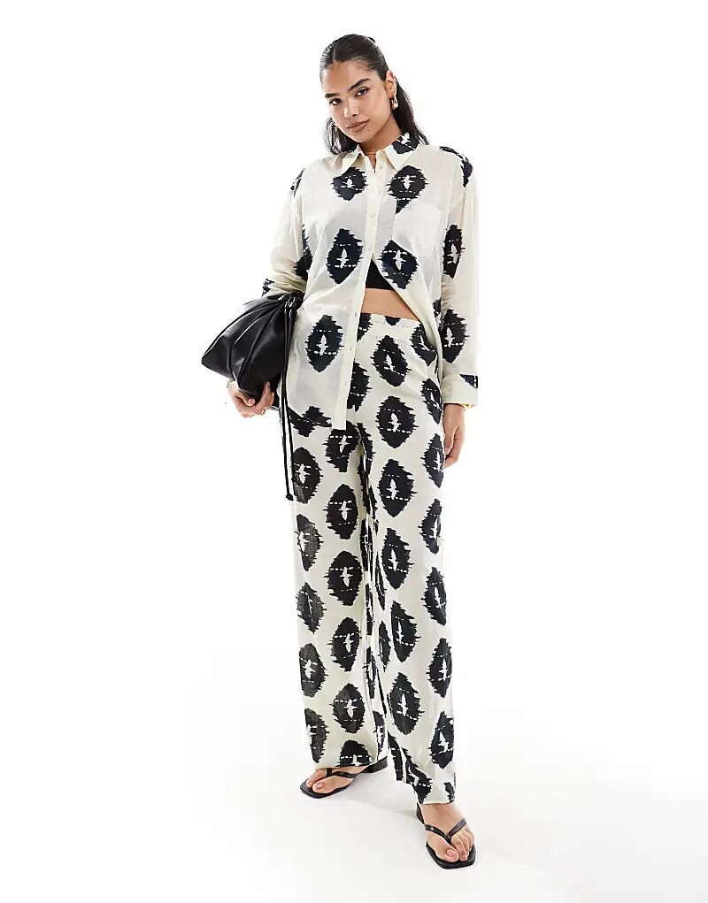 Mango – Брюки прямого кроя бежевого цвета с ацтекским принтом, комплект
Mango – Брюки прямого кроя бежевого цвета с ацтекским принтом, комплект