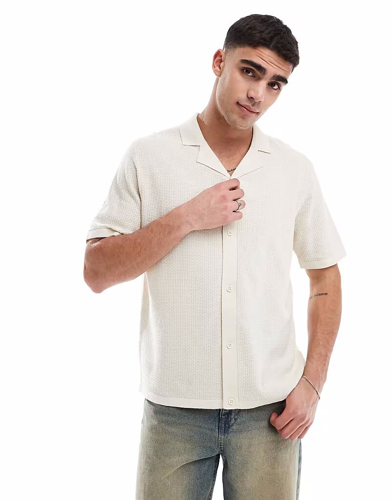 Трикотажное поло JJ Rebel revere с воротником-стойкой и пуговицами бежевого цвета
Трикотажное поло JJ Rebel revere с воротником-стойкой и пуговицами бежевого цвета