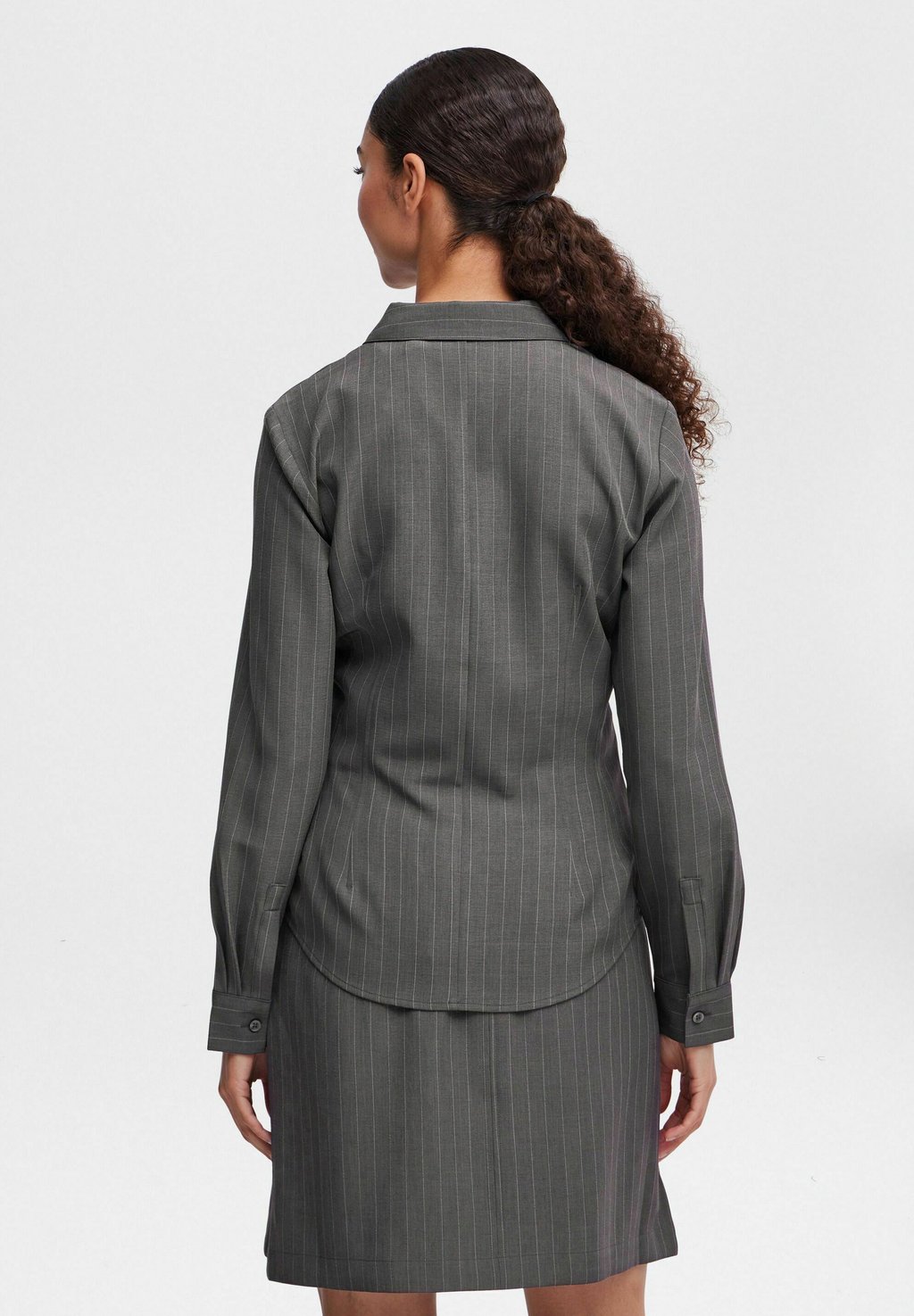 Блузка на пуговицах MIDDE b.young, серый
Блузка на пуговицах MIDDE b.young, серый