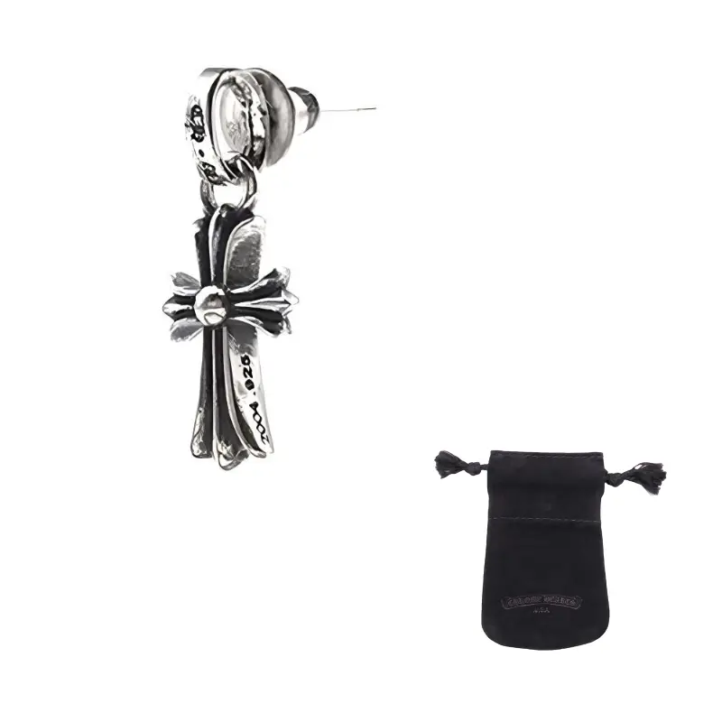 Металлические серьги-гвоздики Unisex Chrome Hearts
Металлические серьги-гвоздики Unisex Chrome Hearts