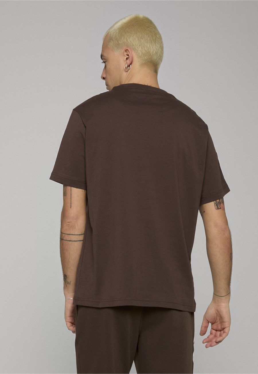 Футболка Sergio Tacchini CESENA CO, Bracken Gardenia/Brown, Коричневый, Футболка Sergio Tacchini CESENA CO, Bracken Gardenia/Brown
Футболка Sergio Tacchini CESENA CO, Bracken Gardenia/Brown, Коричневый, Футболка Sergio Tacchini CESENA CO, Bracken Gardenia/Brown