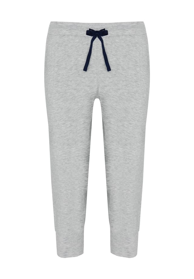 Пижамные брюки длиной 3/4 с рисунком "yolo" в крапинку DesiréE, серебряный
Пижамные брюки длиной 3/4 с рисунком "yolo" в крапинку DesiréE, серебряный