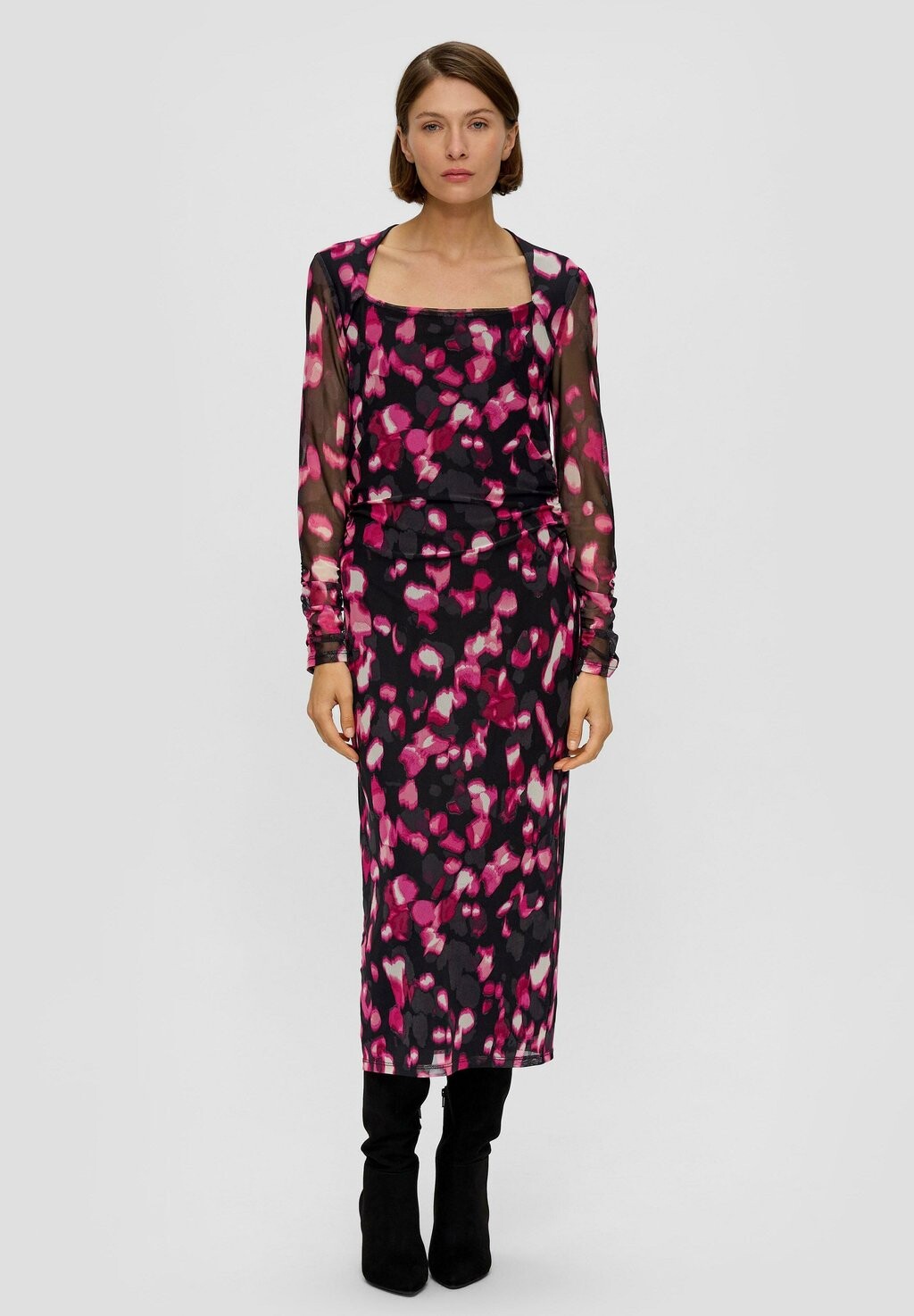 Дневное платье MIT RAFFUNG s.Oliver BLACK LABEL, черный
Дневное платье MIT RAFFUNG s.Oliver BLACK LABEL, черный