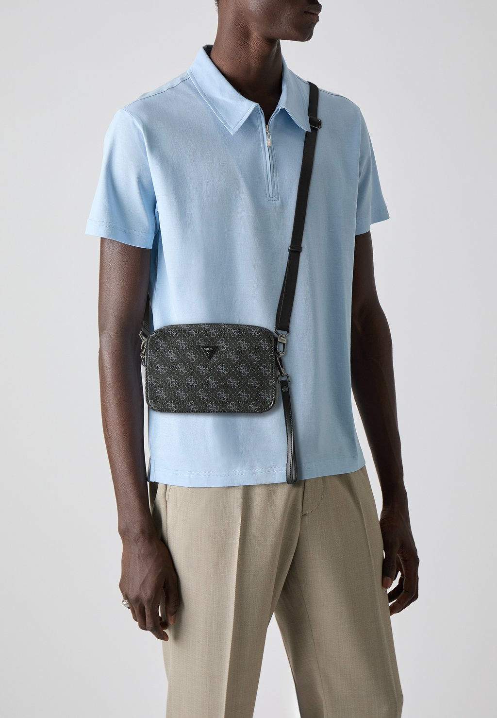 Сумка через плечо MILANO MINI CAMERA BAG - Across body bag Guess, черный
Сумка через плечо MILANO MINI CAMERA BAG - Across body bag Guess, черный