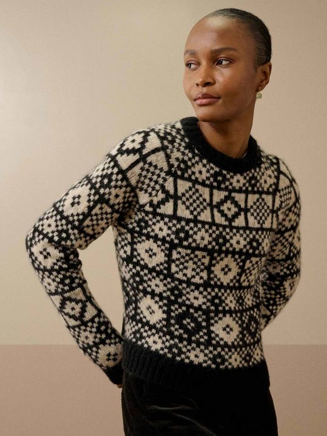 Свитер с геометрическим фольклорным узором Fair Isle из смесовой альпаки Brora
Свитер с геометрическим фольклорным узором Fair Isle из смесовой альпаки Brora