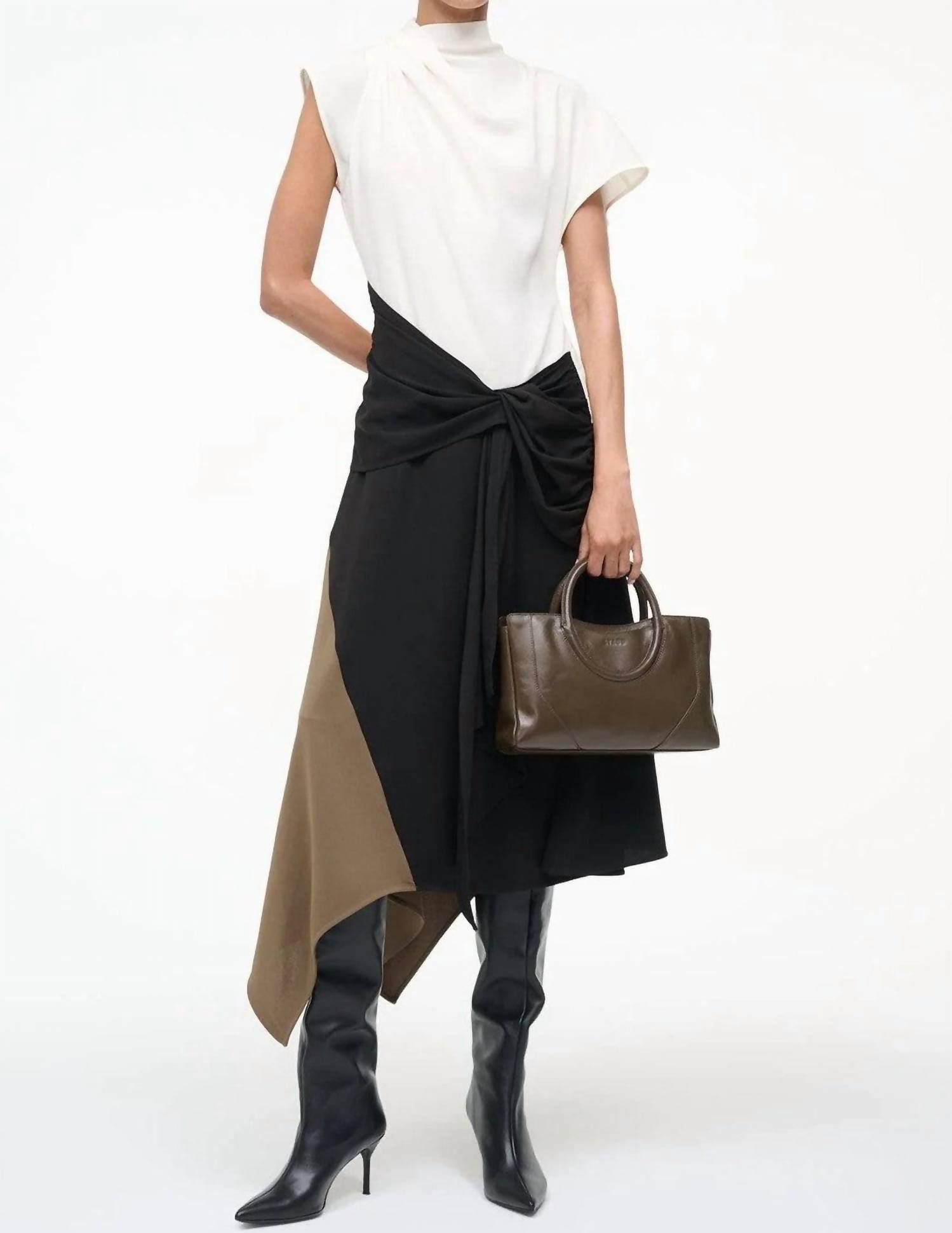 Платье Davina в черном цвете Multi Staud, Black Multi
Платье Davina в черном цвете Multi Staud, Black Multi