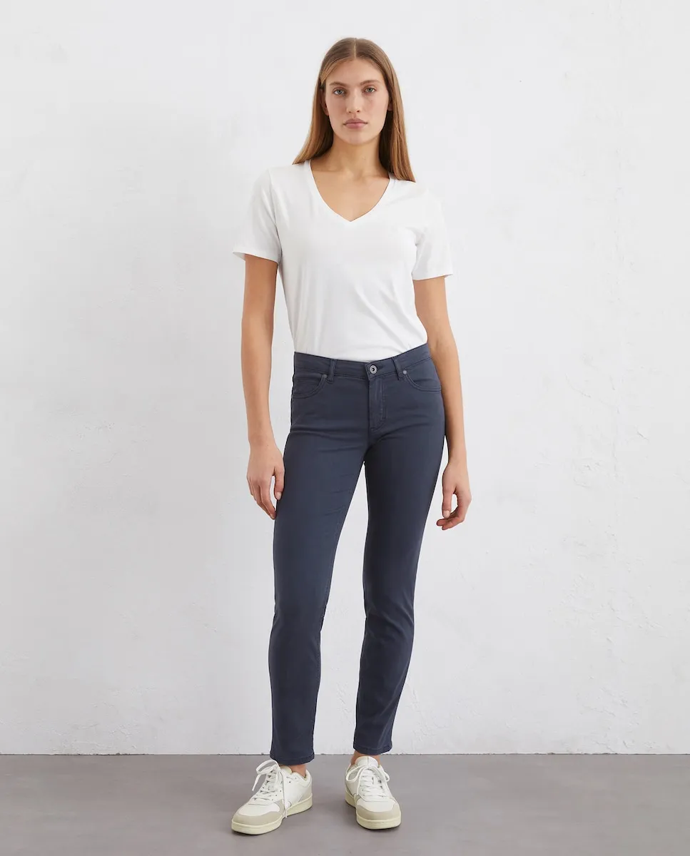 Женские брюки модели Lulea slim из смеси лиоцелла и хлопка MARC O'POLO, темно-синий
Женские брюки модели Lulea slim из смеси лиоцелла и хлопка MARC O'POLO, темно-синий