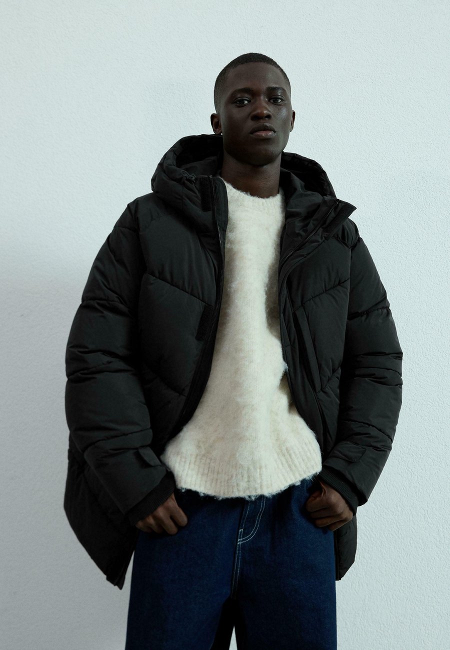 Пальто Bershka Winter coat, Black
Пальто Bershka Winter coat, Black