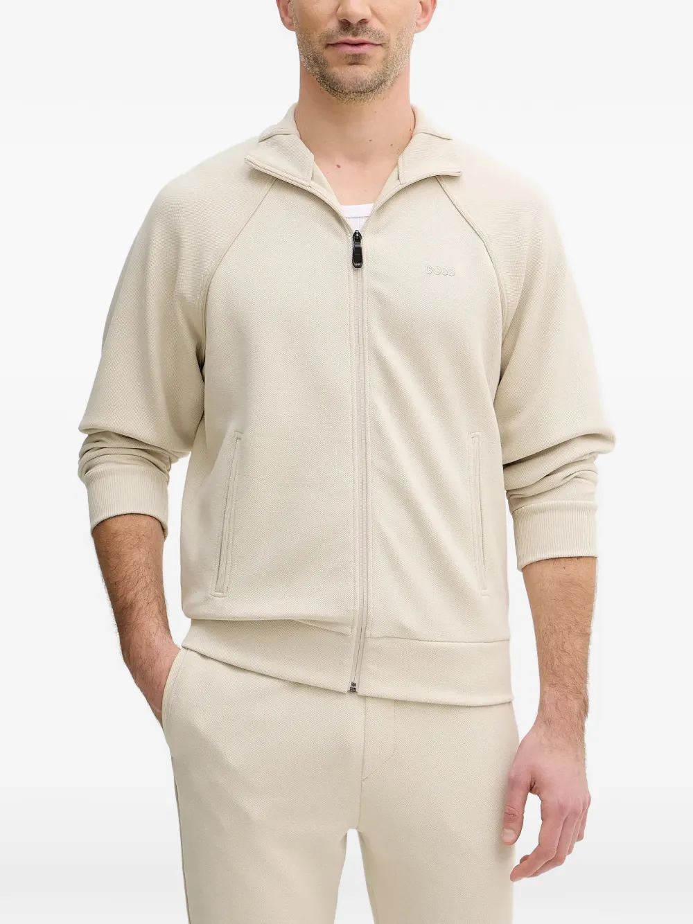 Спортивный костюм с вышитым логотипом Boss, нейтральный
Спортивный костюм с вышитым логотипом Boss, нейтральный