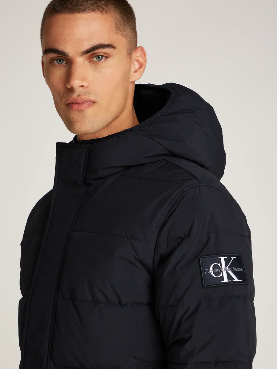 Куртка Calvin Klein Jeans "ESSENTIAL LW PADDED JACKET", с капюшоном и нашивкой с логотипом, черный
Куртка Calvin Klein Jeans "ESSENTIAL LW PADDED JACKET", с капюшоном и нашивкой с логотипом, черный
