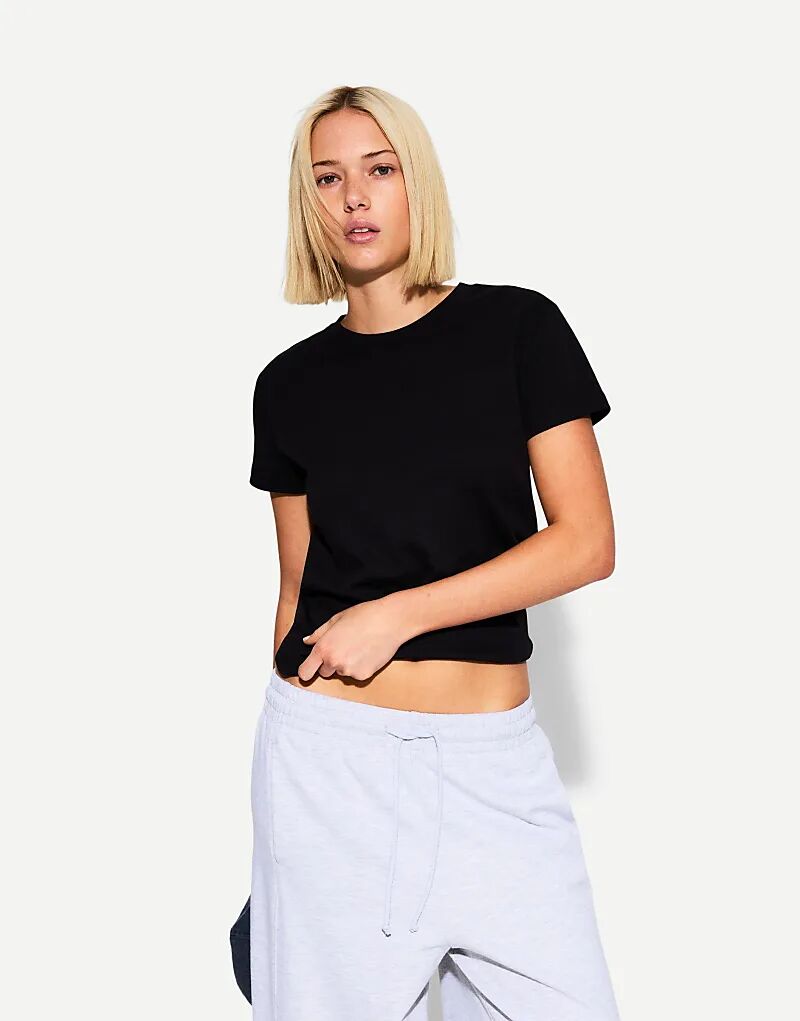 Футболка Bershka с короткими рукавами из плотного хлопка черного цвета
Футболка Bershka с короткими рукавами из плотного хлопка черного цвета