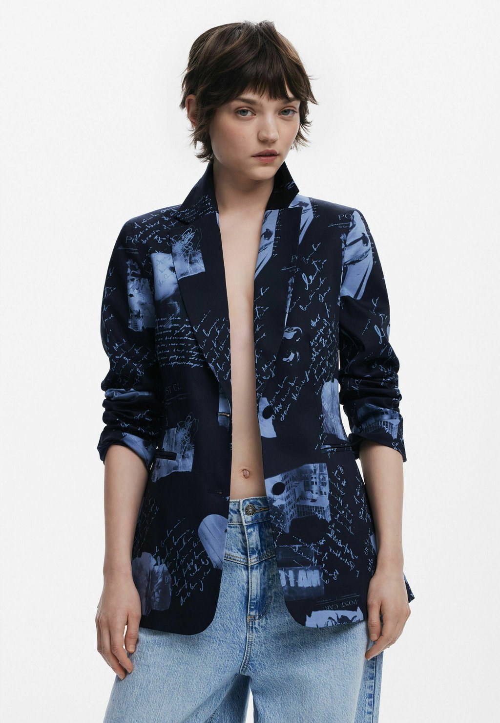 Блейзер Desigual, синий
Блейзер Desigual, синий