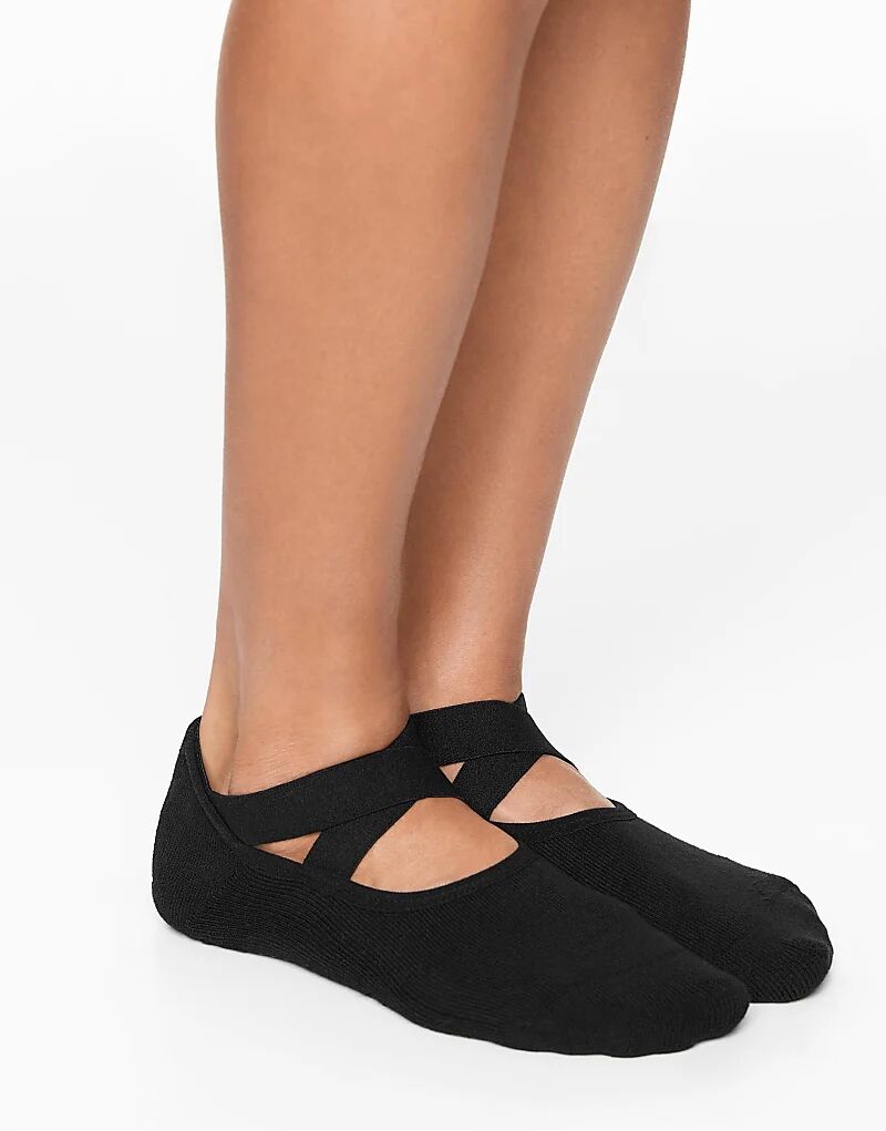 Oysho 2 Пары носков для йоги и пилатеса из хлопковой смеси с перекрестными ремешками, черного цвета
Oysho 2 Пары носков для йоги и пилатеса из хлопковой смеси с перекрестными ремешками, черного цвета