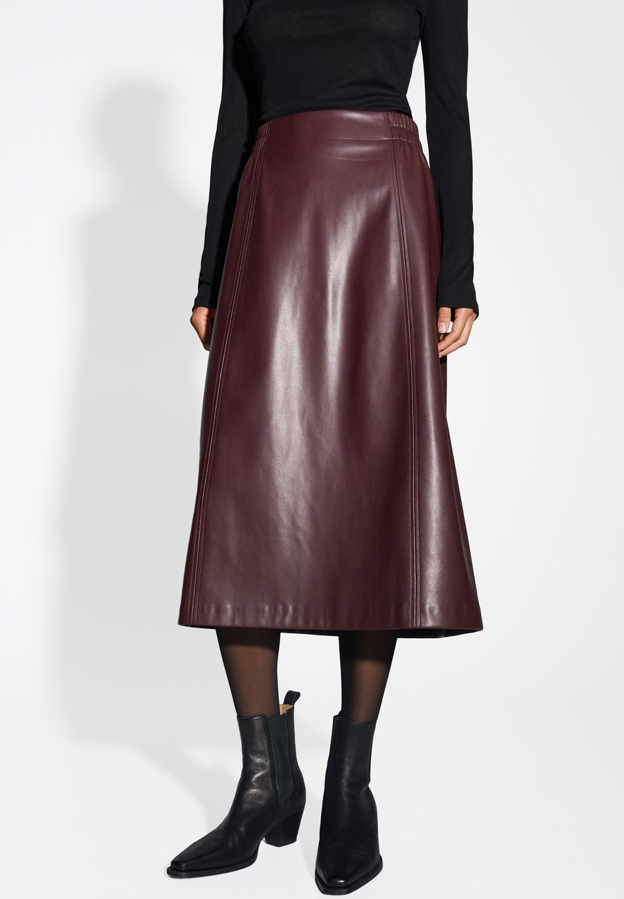 Юбка OPUS MIDI COMFORT WAISTBAND, Dark Grape/Dark Purple
Юбка OPUS MIDI COMFORT WAISTBAND, Dark Grape/Dark Purple