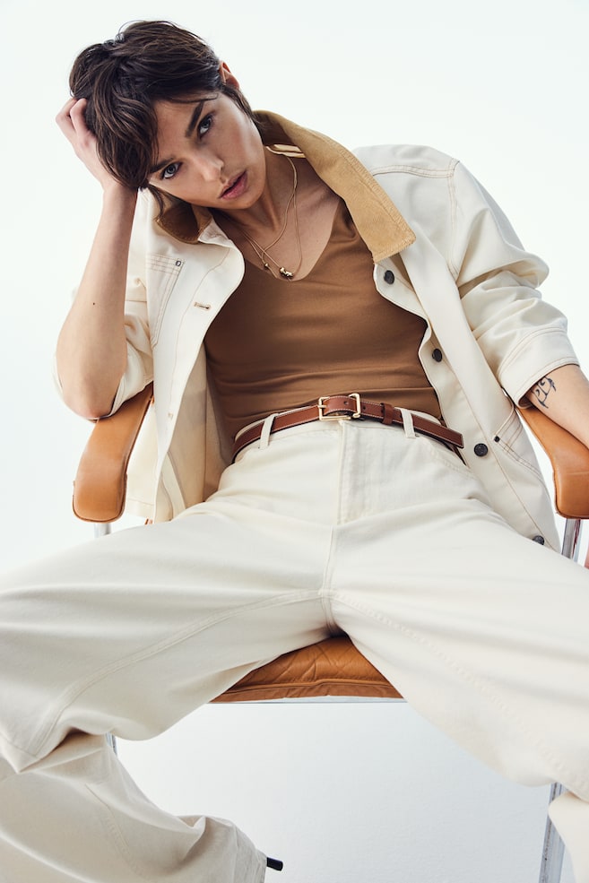 Рубашка с v-образным вырезом H&M, бежевый
Рубашка с v-образным вырезом H&M, бежевый