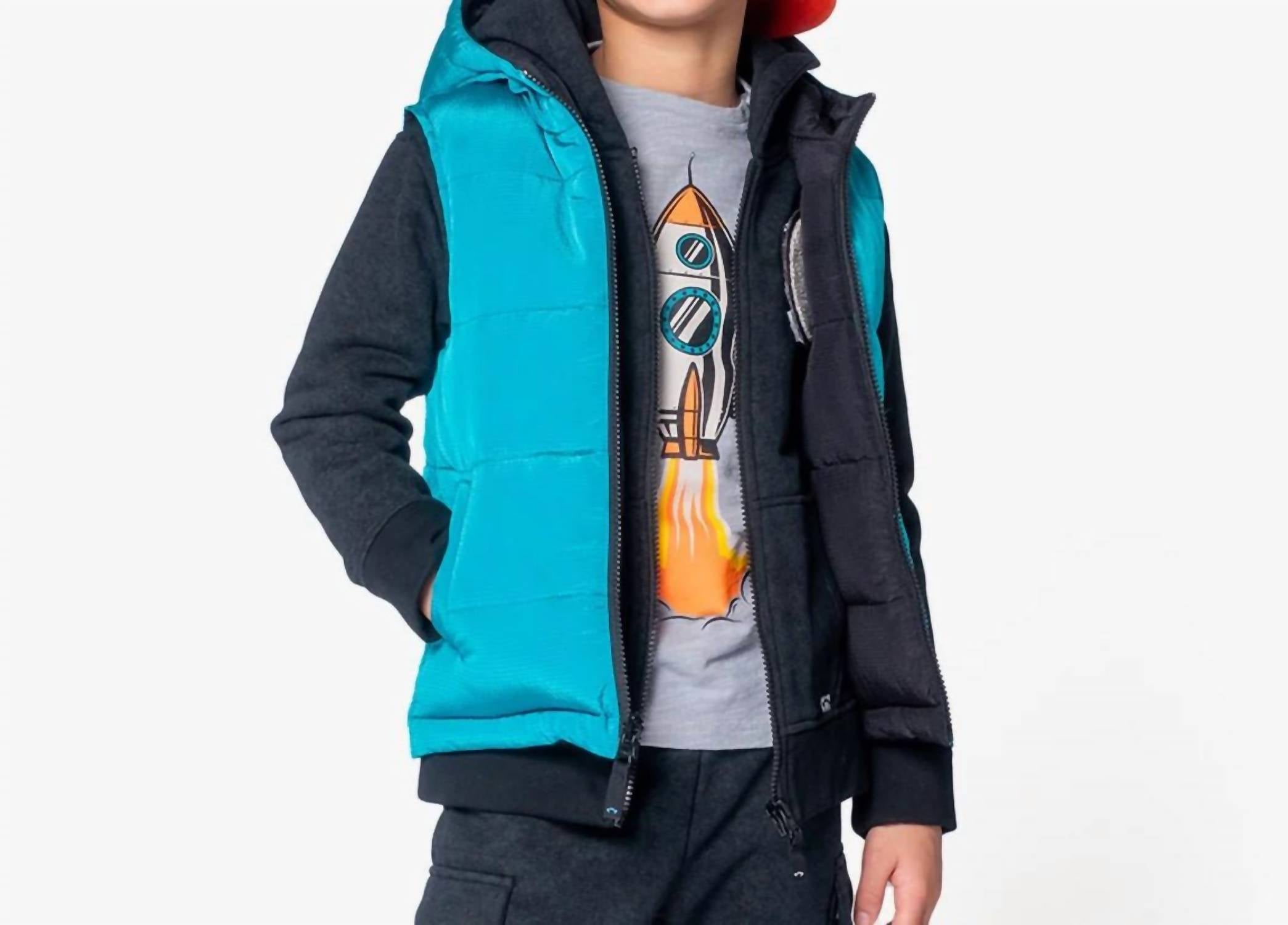 Appaman Двусторонняя жилетка для мальчиков, сине-черная
Appaman Двусторонняя жилетка для мальчиков, сине-черная