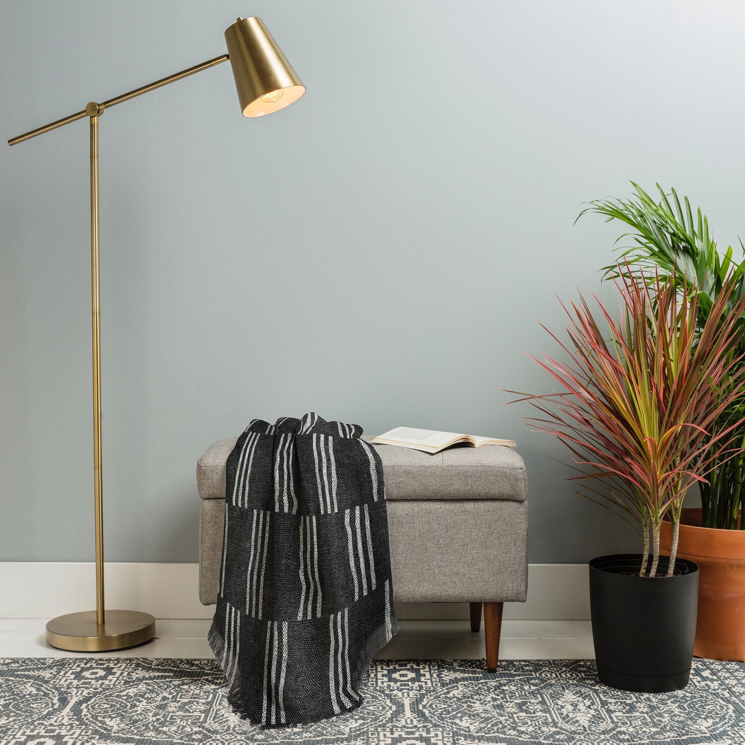 Угольное одеяло Little Arrow Design Co Ella с тройными полосками Deny Designs, цвет Black
Угольное одеяло Little Arrow Design Co Ella с тройными полосками Deny Designs, цвет Black