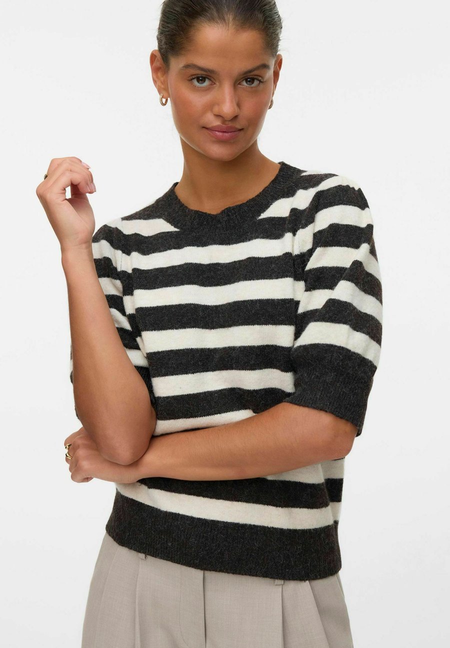 Джемпер Vero Moda VMDOFFY O NECK PULLOVER, Chocolate Torte/Mottled Black
Джемпер Vero Moda VMDOFFY O NECK PULLOVER, Chocolate Torte/Mottled Black