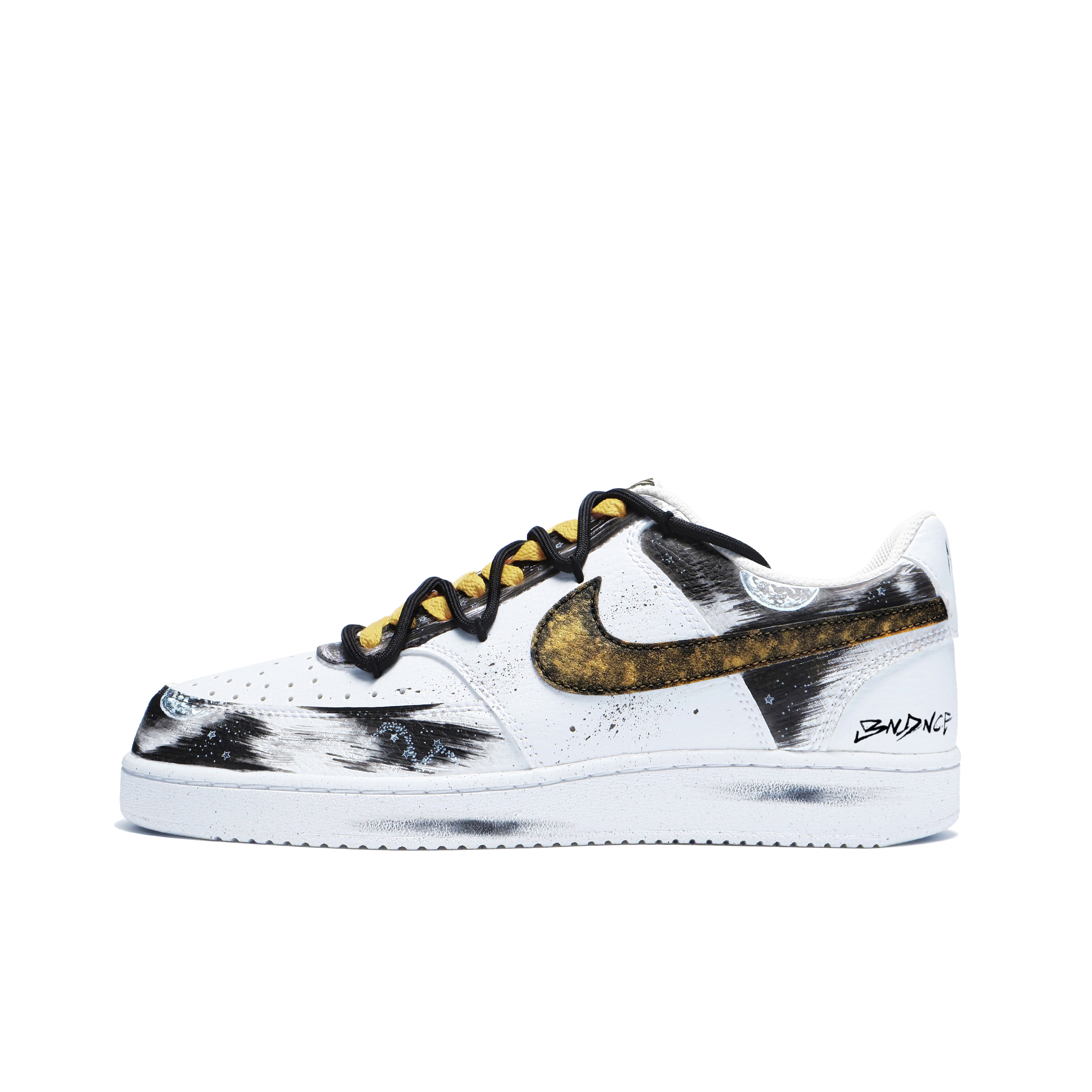 Nike Кроссовки Court Vision 1 с низким верхом, нескользящие, износостойкие, мужские, цвет "черное золото"
Nike Кроссовки Court Vision 1 с низким верхом, нескользящие, износостойкие, мужские, цвет "черное золото"