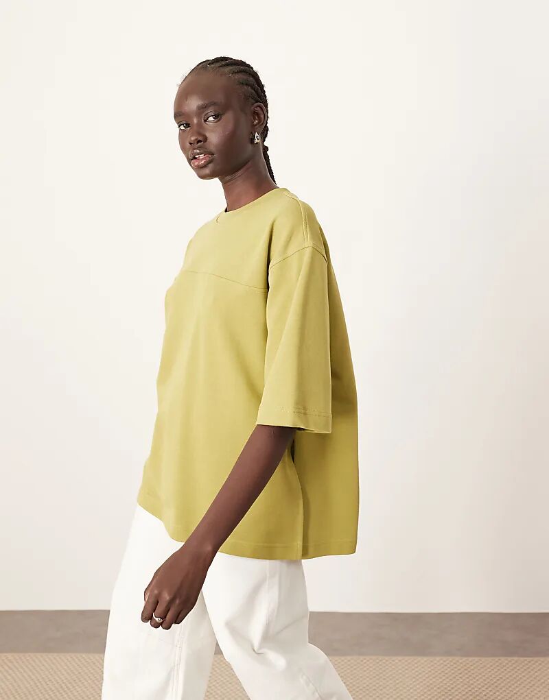 Футболка ARRANGE из плотной ткани оверсайз с декоративными швами оливково-зеленого цвета
Футболка ARRANGE из плотной ткани оверсайз с декоративными швами оливково-зеленого цвета