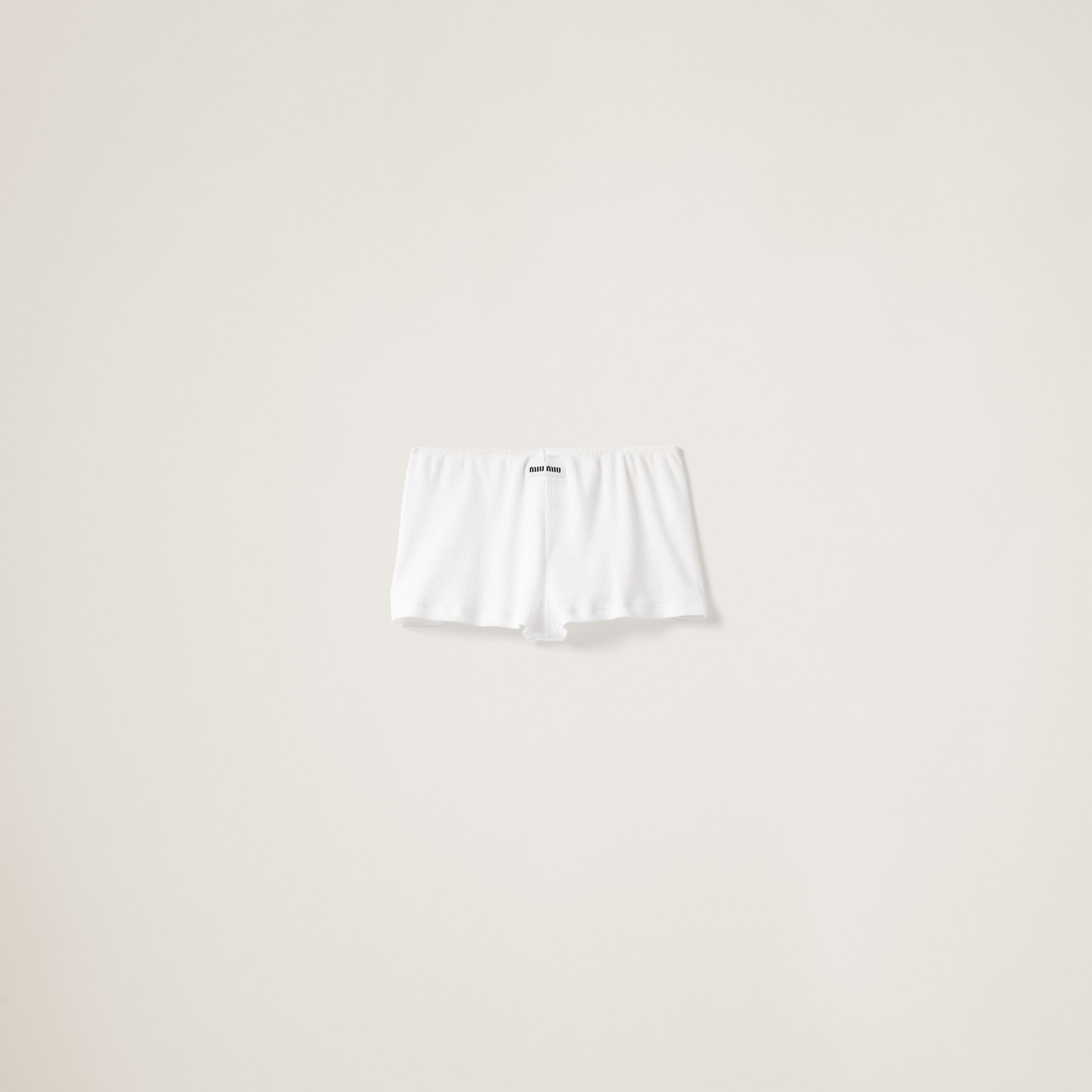Трикотажные боксерские шорты в рубчик MIU MIU, белый
Трикотажные боксерские шорты в рубчик MIU MIU, белый