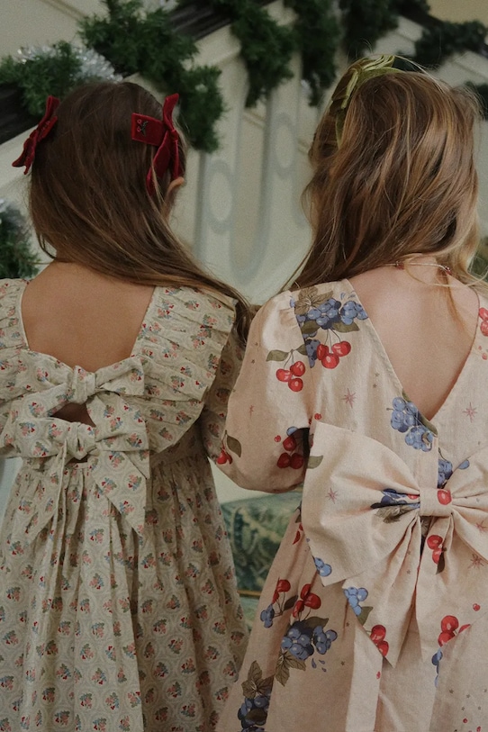 Детское хлопковое платье AVI LS BOW DRESS GOTS Konges Sløjd, бежевый
Детское хлопковое платье AVI LS BOW DRESS GOTS Konges Sløjd, бежевый