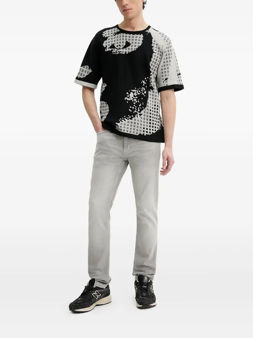 Джинсы с нашивкой-логотипом HUGO, серый
Джинсы с нашивкой-логотипом HUGO, серый