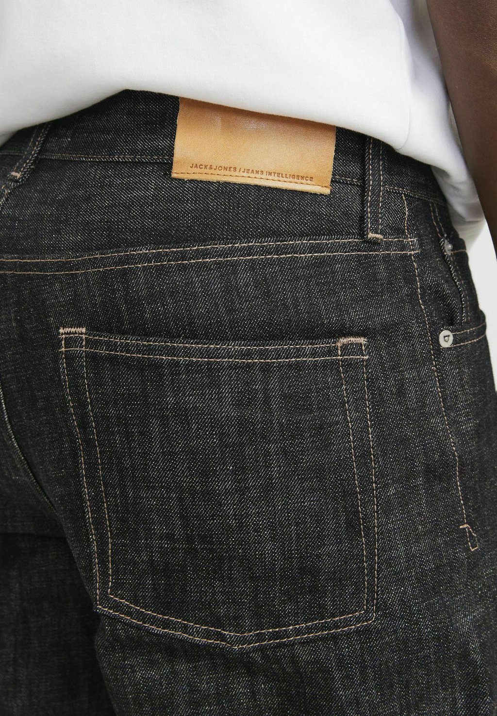 Джинсы свободного кроя JJIDAVE Jack & Jones, черный деним
Джинсы свободного кроя JJIDAVE Jack & Jones, черный деним