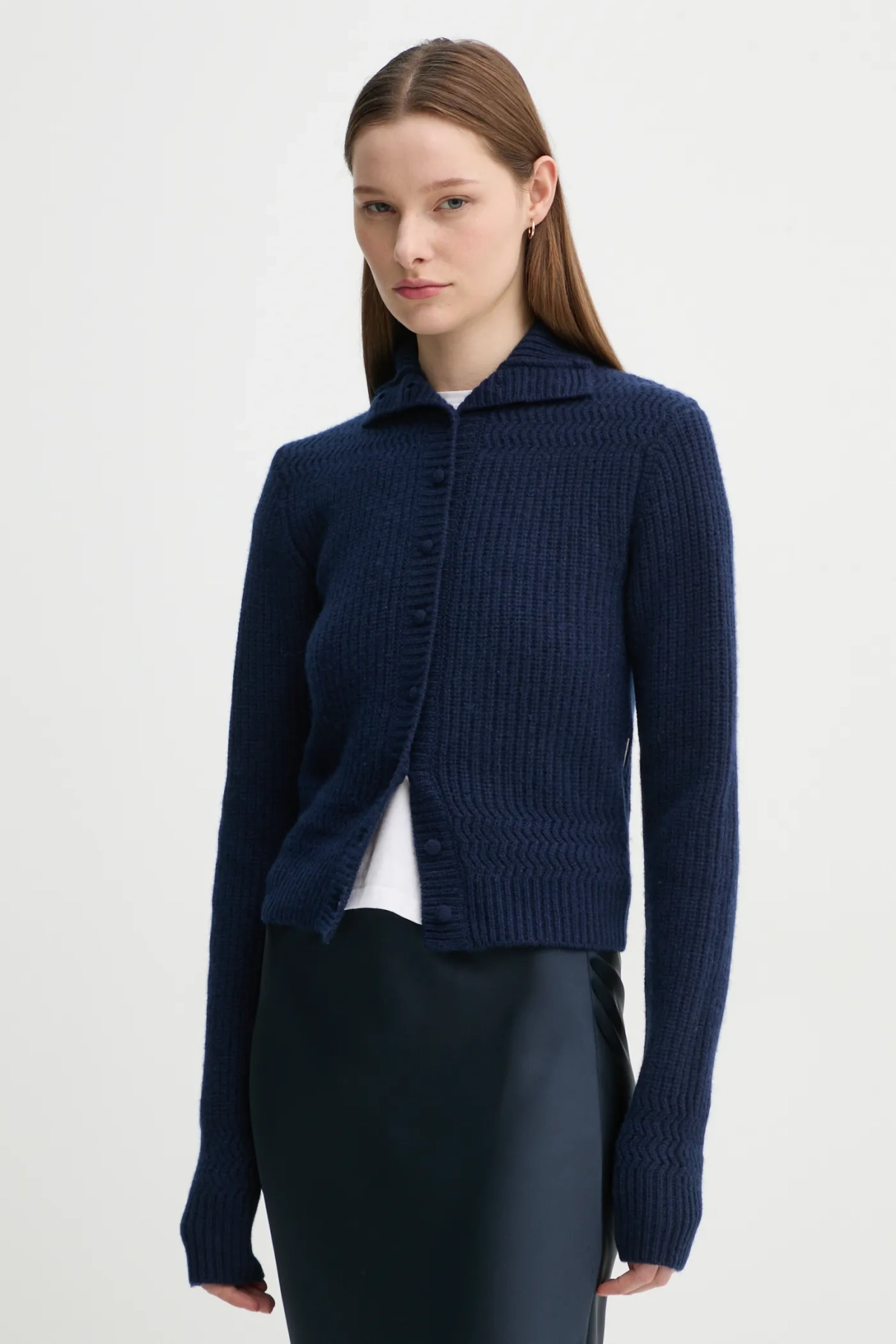 Шерстяной кардиган Remain, темно-синий
Шерстяной кардиган Remain, темно-синий