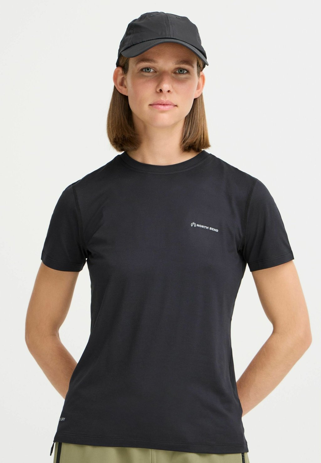 Футболка с принтом NBADRIANA W North Bend, черный
Футболка с принтом NBADRIANA W North Bend, черный