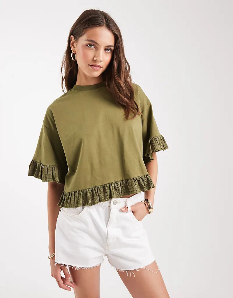 Футболка Miss Selfridge с оборкой по подолу, оливкового цвета
Футболка Miss Selfridge с оборкой по подолу, оливкового цвета