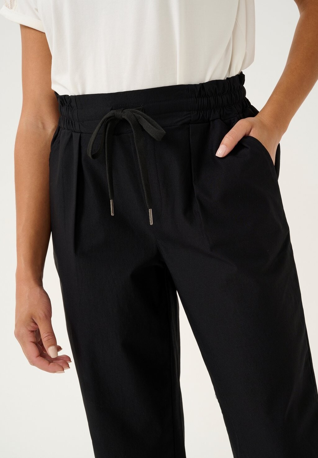 Брюки TESS Cream, черный
Брюки TESS Cream, черный