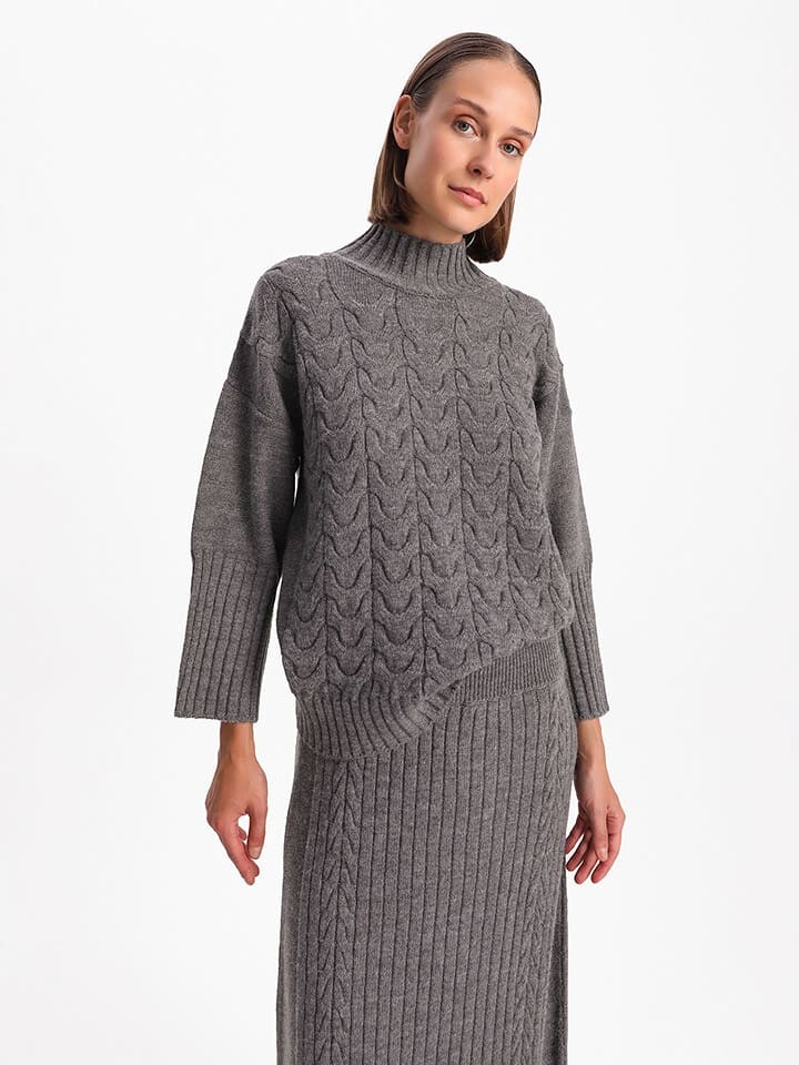 Пуловер BGN Pullover, серый
Пуловер BGN Pullover, серый