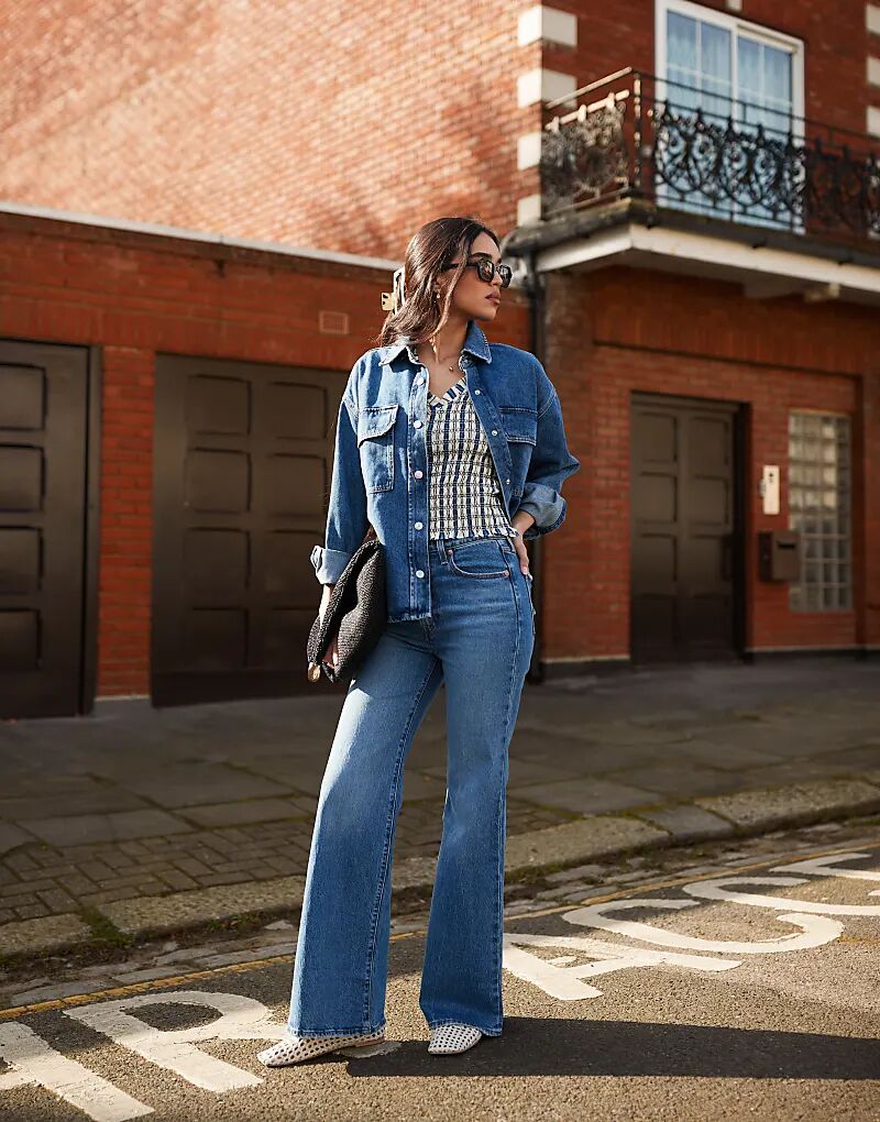 Джинсы-клеш с высокой посадкой ribcage bells светло-голубого цвета Levi's
Джинсы-клеш с высокой посадкой ribcage bells светло-голубого цвета Levi's