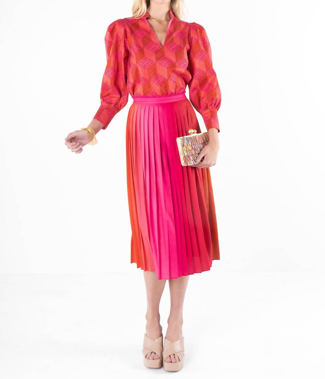 Плиссированная юбка миди в Golden Hour Emily McCarthy
Плиссированная юбка миди в Golden Hour Emily McCarthy