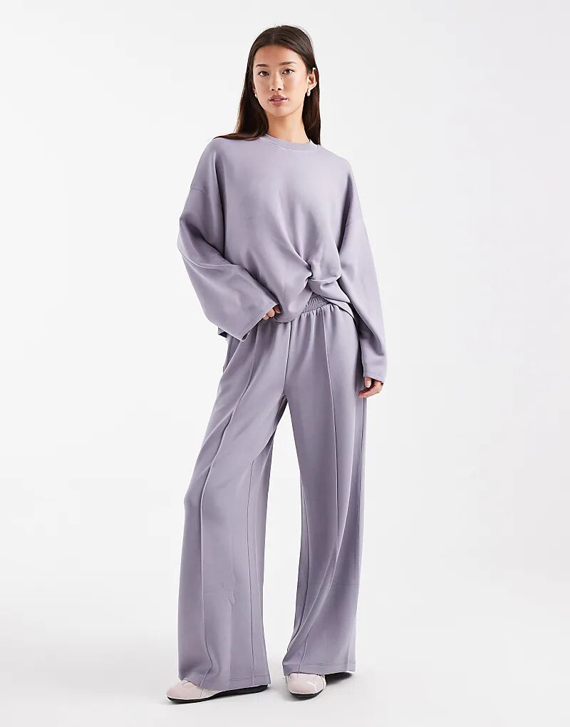 Мягкие джоггеры Cupro ASOS DESIGN с широкими штанинами серого цвета
Мягкие джоггеры Cupro ASOS DESIGN с широкими штанинами серого цвета