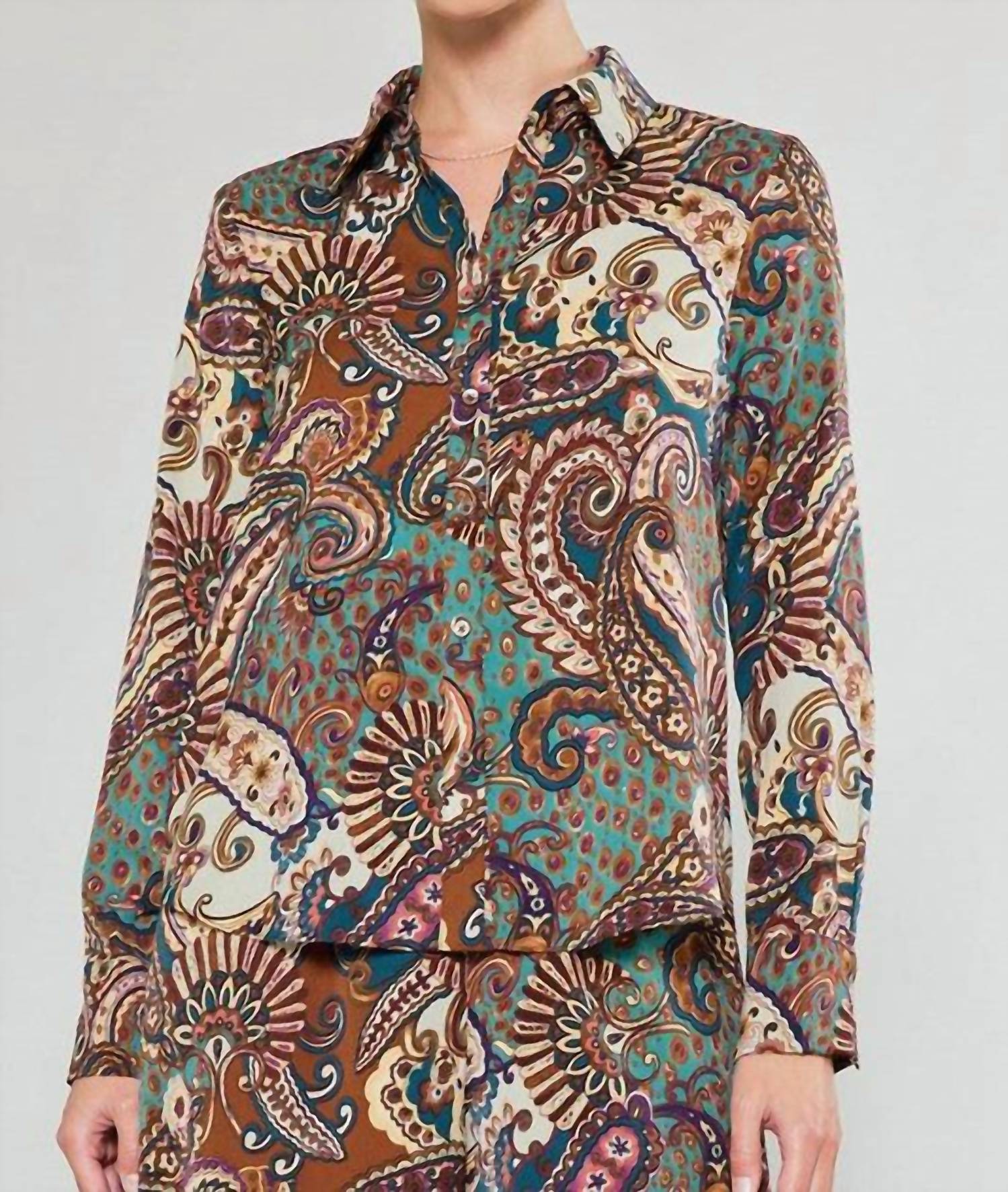 Топ на пуговицах с принтом пейсли в коричневом цвете Multi current air
Топ на пуговицах с принтом пейсли в коричневом цвете Multi current air